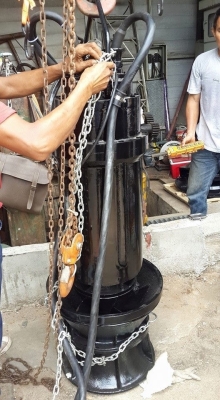 may-bom-chim-nuoc-thai-tsurumi-80c27-5